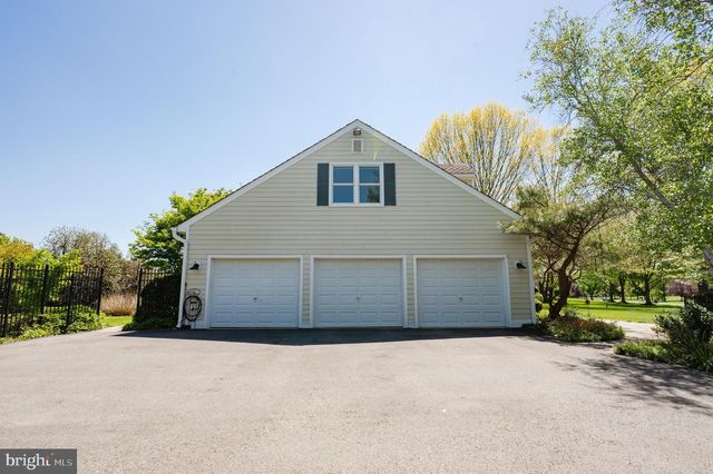1020 ROSEWOOD DR, Blue Bell, PA 19422