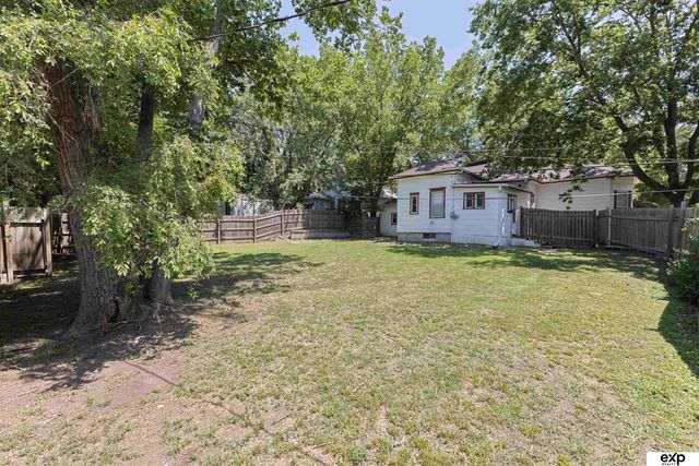 2313 S 11th Street, Lincoln, NE 68502