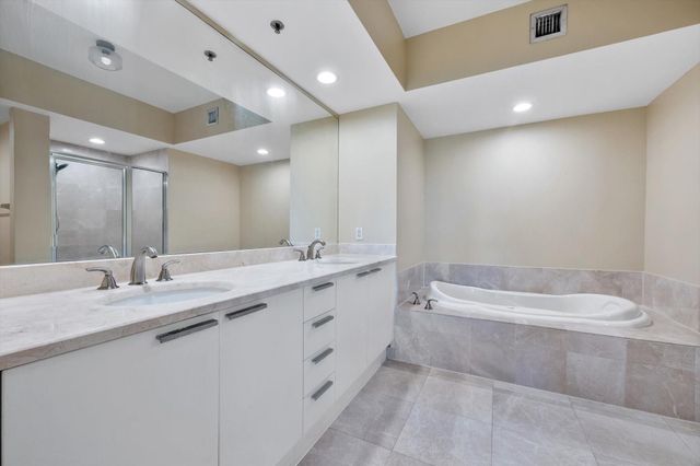 14951 Royal Oaks Lane 1506, North Miami, FL 33181