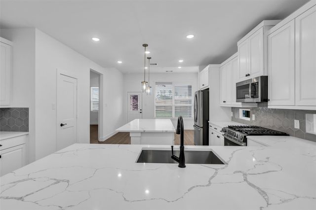 12846 Meadow Wind Way, Conroe, TX 77302