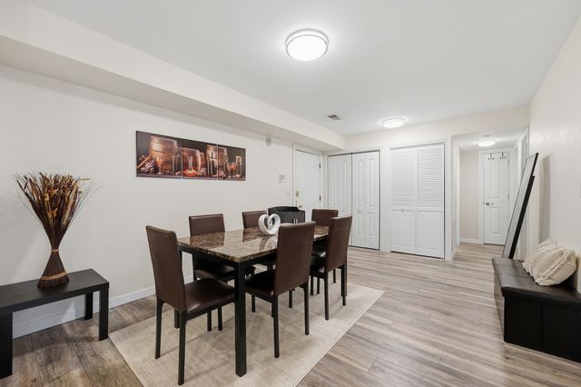 1255 W Prospect Avenue 101, Mount Prospect, IL 60056