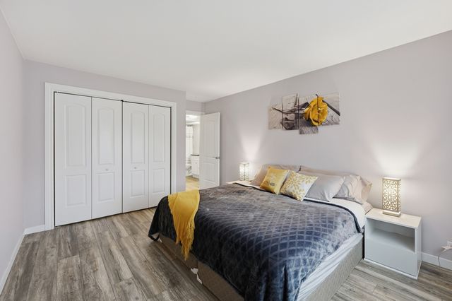 1255 W Prospect Avenue 101, Mount Prospect, IL 60056