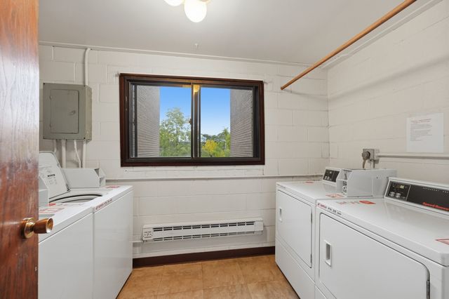 1255 W Prospect Avenue 101, Mount Prospect, IL 60056