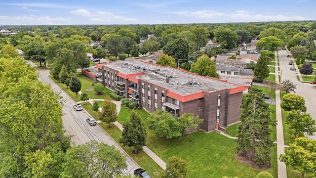 1255 W Prospect Avenue 101, Mount Prospect, IL 60056