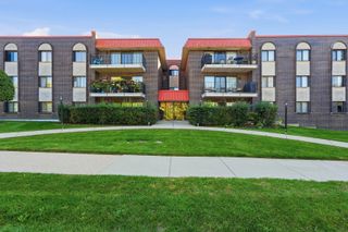 1255 W Prospect Avenue 101, Mount Prospect, IL 60056