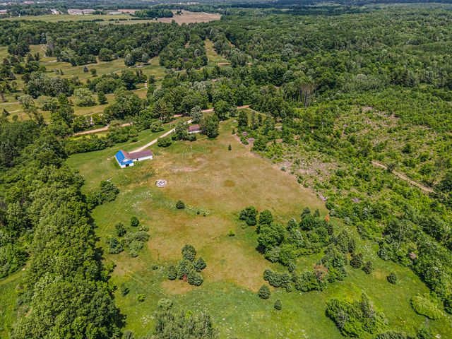 19665 13 Mile Road, Big Rapids Twp, MI 49307