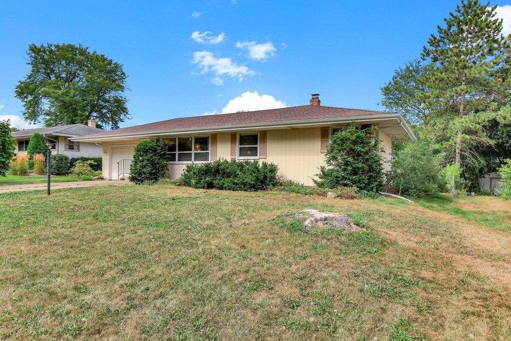 2801 Galtier Street, Roseville, MN 55113 — photo 2