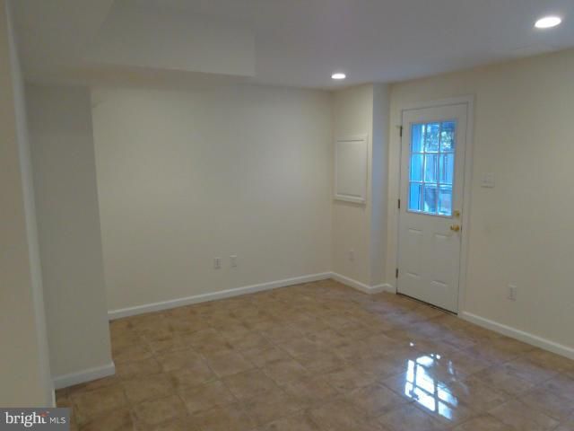 8190 CURVING CREEK CT, Springfield, VA 22153