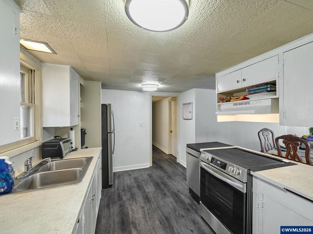 655 Idylwood Dr SE, Salem, OR 97302