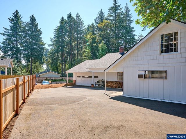 655 Idylwood Dr SE, Salem, OR 97302