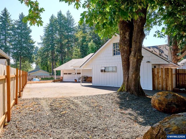 655 Idylwood Dr SE, Salem, OR 97302