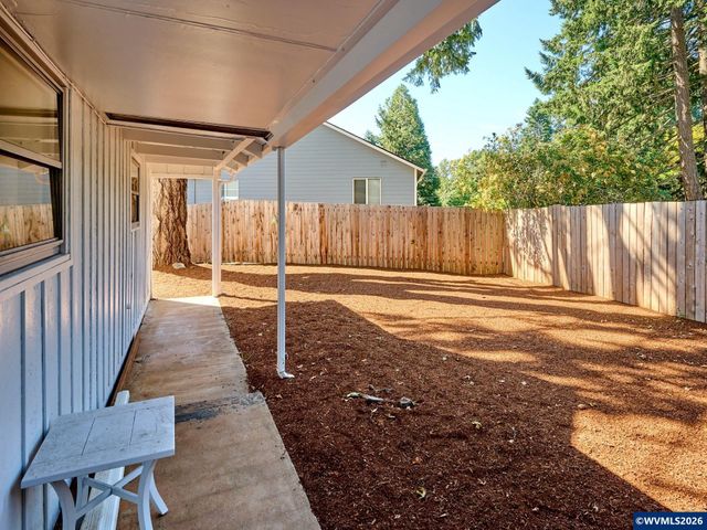 655 Idylwood Dr SE, Salem, OR 97302