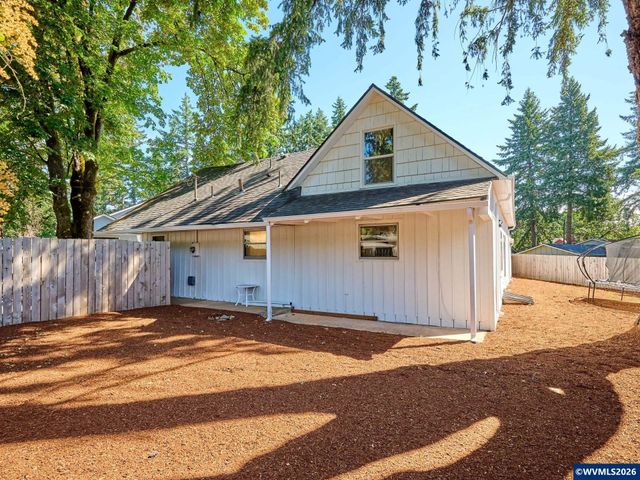 655 Idylwood Dr SE, Salem, OR 97302