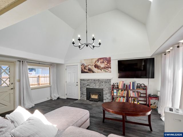 655 Idylwood Dr SE, Salem, OR 97302