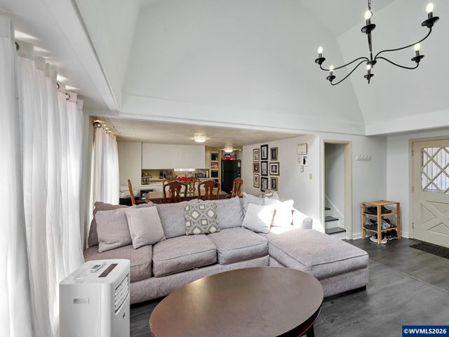 655 Idylwood Dr SE, Salem, OR 97302