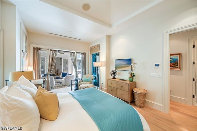 42 6th ST S, Naples, FL 34102