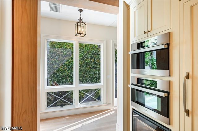 42 6th ST S, Naples, FL 34102
