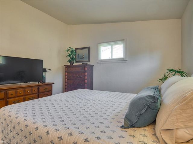 921 Aragona BLVD, Virginia Beach, VA 23455