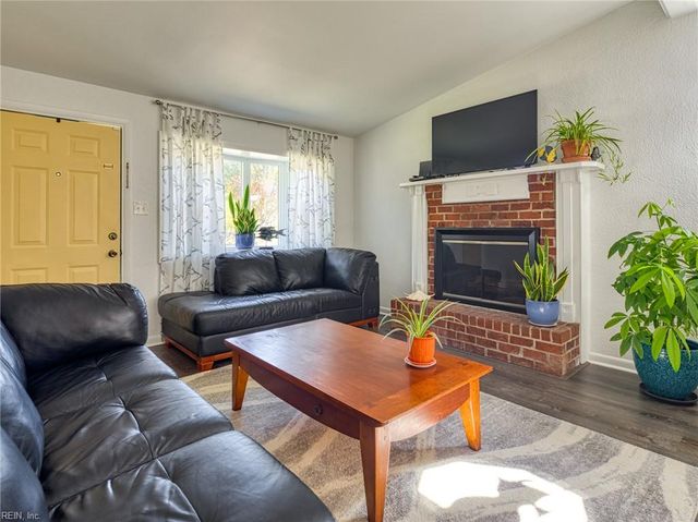 921 Aragona BLVD, Virginia Beach, VA 23455