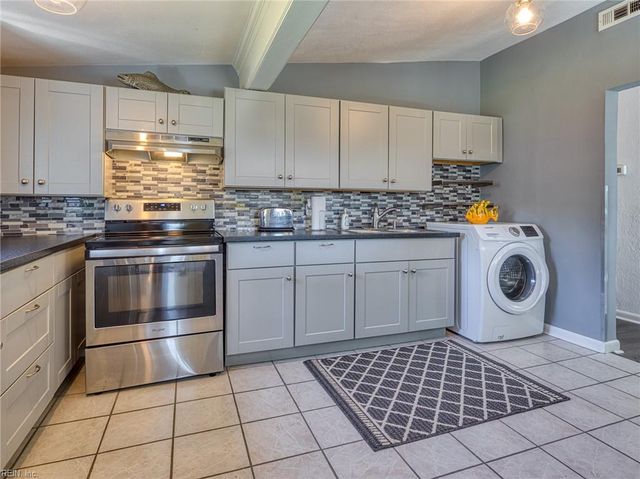 921 Aragona BLVD, Virginia Beach, VA 23455