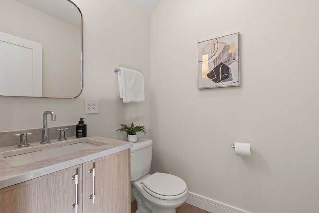 415 N Haddow Avenue, Arlington Heights, IL 60004