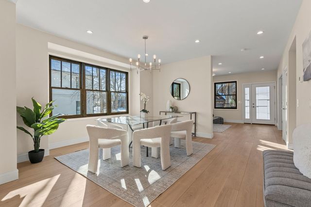 415 N Haddow Avenue, Arlington Heights, IL 60004