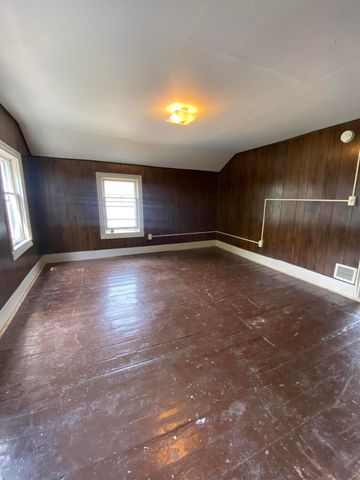 661 NW Broadway Ave. NW, Grand Rapids, MI 49504