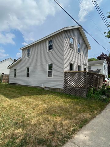 661 NW Broadway Ave. NW, Grand Rapids, MI 49504