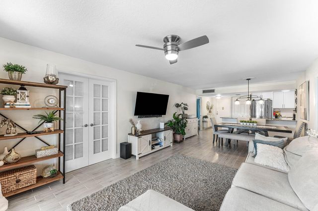 6000 NW 2nd Avenue 433, Boca Raton, FL 33487