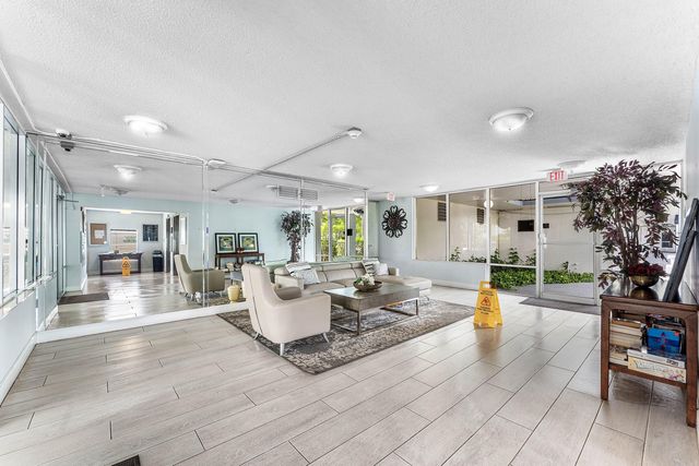 6000 NW 2nd Avenue 433, Boca Raton, FL 33487