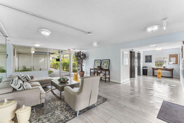 6000 NW 2nd Avenue 433, Boca Raton, FL 33487