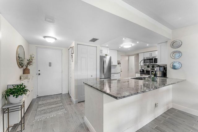 6000 NW 2nd Avenue 433, Boca Raton, FL 33487