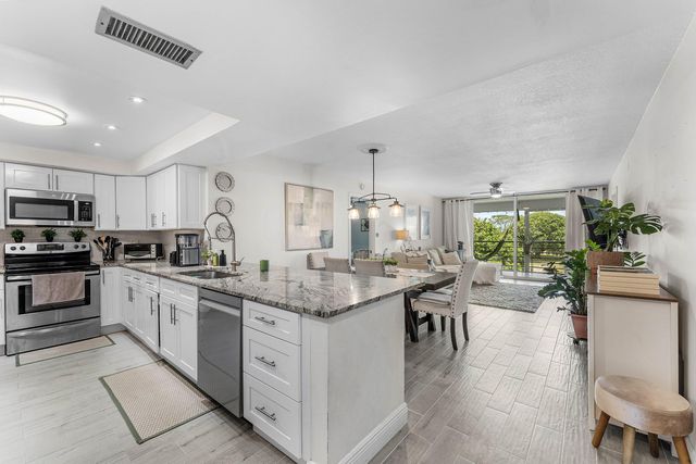 6000 NW 2nd Avenue 433, Boca Raton, FL 33487