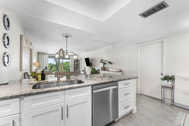 6000 NW 2nd Avenue 433, Boca Raton, FL 33487