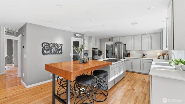 21817 NE 137th Street, Woodinville, WA 98077