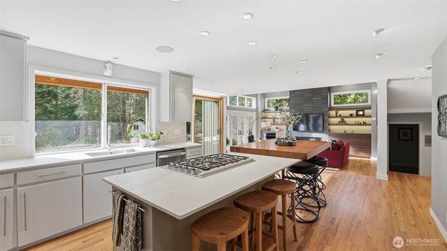 21817 NE 137th Street, Woodinville, WA 98077