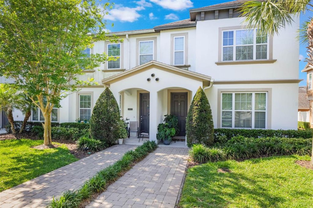 Image 2 of property listing at 11933 WATER RUN ALLEY, Windermere, FL 34786