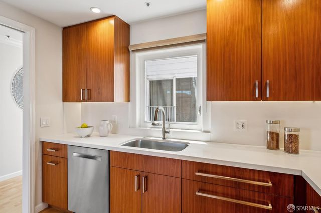 557 27th Street 2, San Francisco, CA 94131