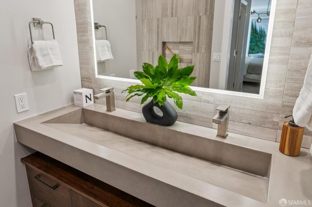 557 27th Street 2, San Francisco, CA 94131