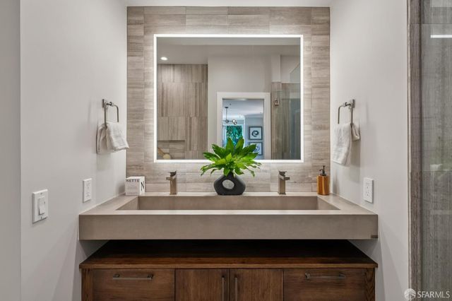 557 27th Street 2, San Francisco, CA 94131