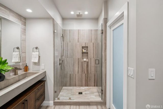 557 27th Street 2, San Francisco, CA 94131