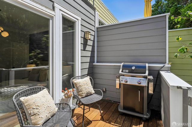557 27th Street 2, San Francisco, CA 94131
