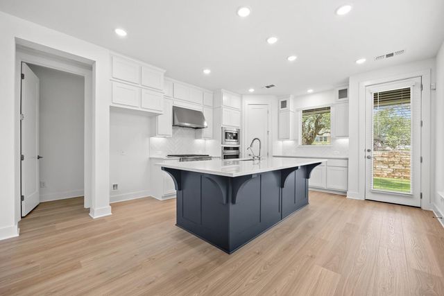 616 High Summit DR, Georgetown, TX 78628