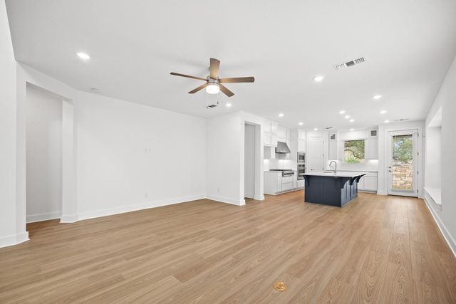 616 High Summit DR, Georgetown, TX 78628