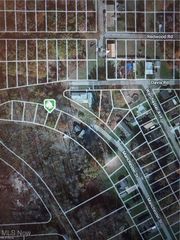 Manchester Street, Lake Milton, OH 44429