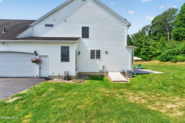 42 S Outlook Drive, Mechanicville, NY 12118