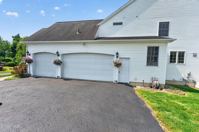 42 S Outlook Drive, Mechanicville, NY 12118