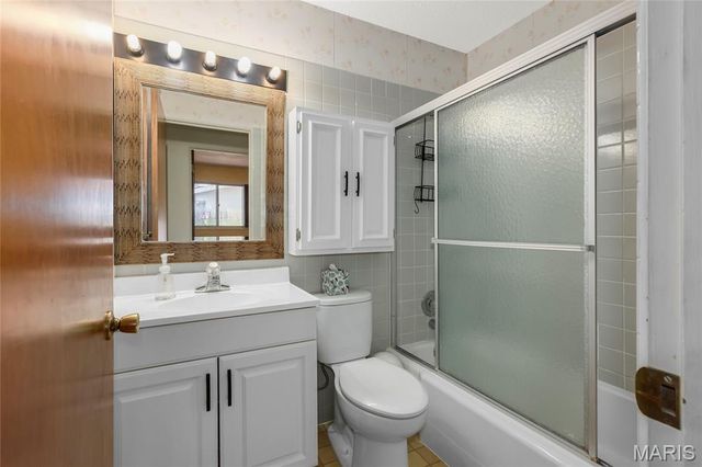 685 Stafford Lane, Florissant, MO 63033