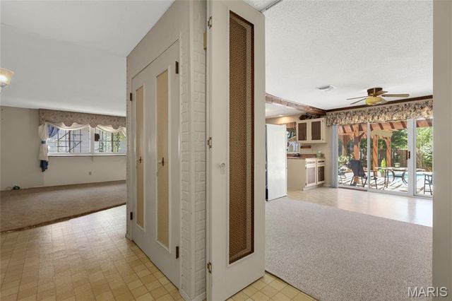 685 Stafford Lane, Florissant, MO 63033