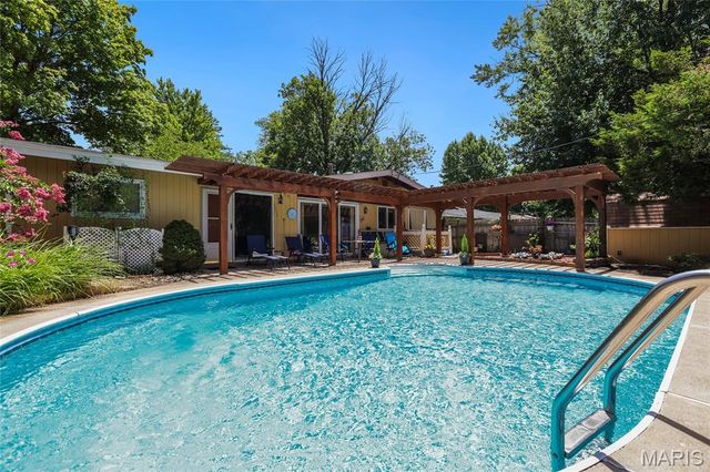 685 Stafford Lane, Florissant, MO 63033